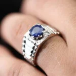 انگشتر مردانه نقره یاقوت کبود A+ کد 12631 - تصویر ۲
