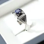 انگشتر مردانه نقره یاقوت کبود A+ کد 12633 - تصویر ۴