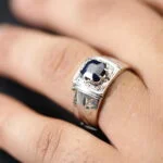 انگشتر مردانه نقره یاقوت کبود A+ کد 12659 - تصویر ۲